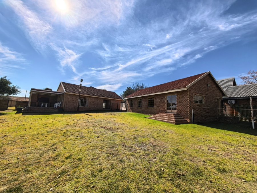 2 Bedroom Property for Sale in Oranjeville Free State